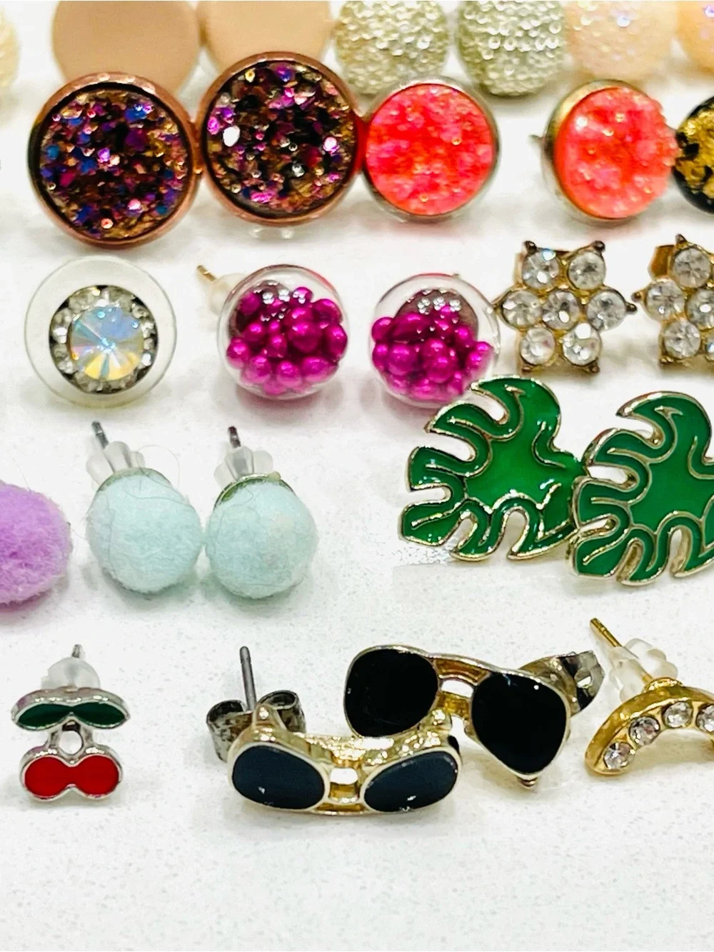 Girls Earrings 30 Pairs EUC